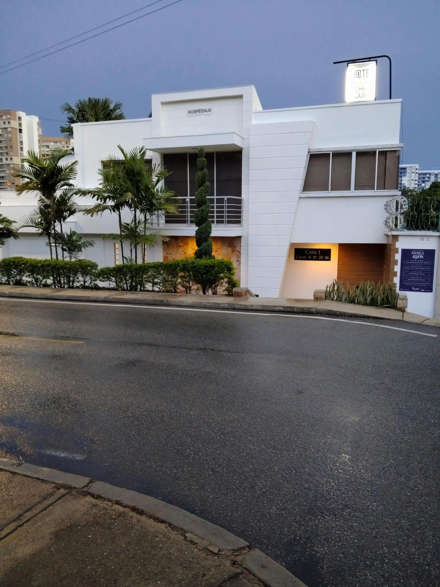 Hotel Premium House Floridablanca Bagian luar foto