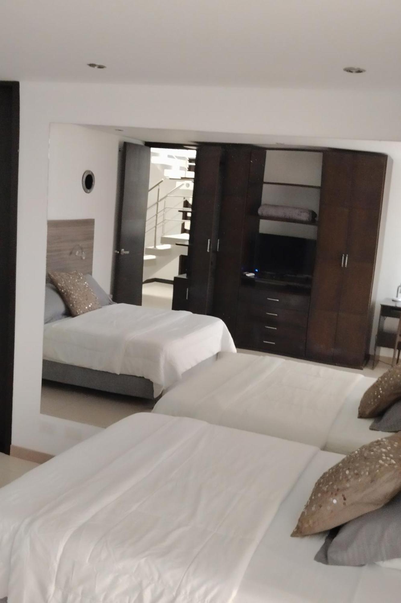Hotel Premium House Floridablanca Bagian luar foto