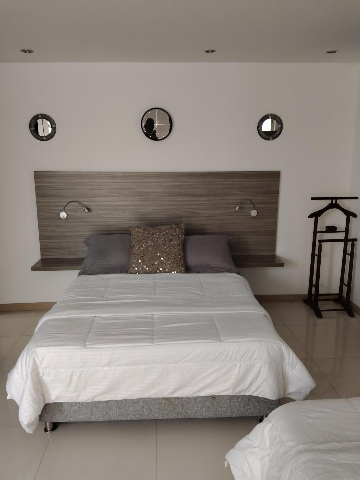 Hotel Premium House Floridablanca Bagian luar foto