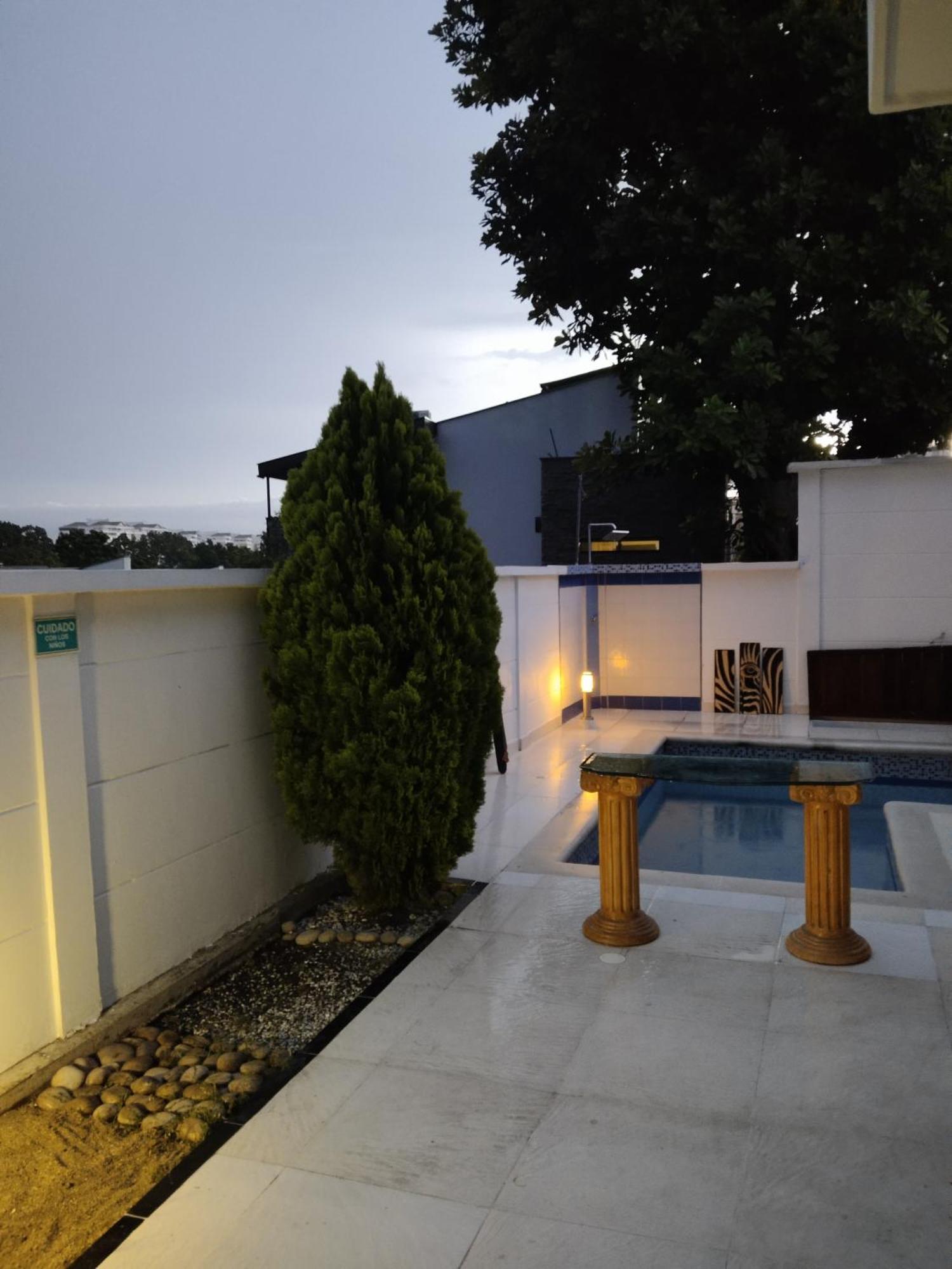 Hotel Premium House Floridablanca Bagian luar foto