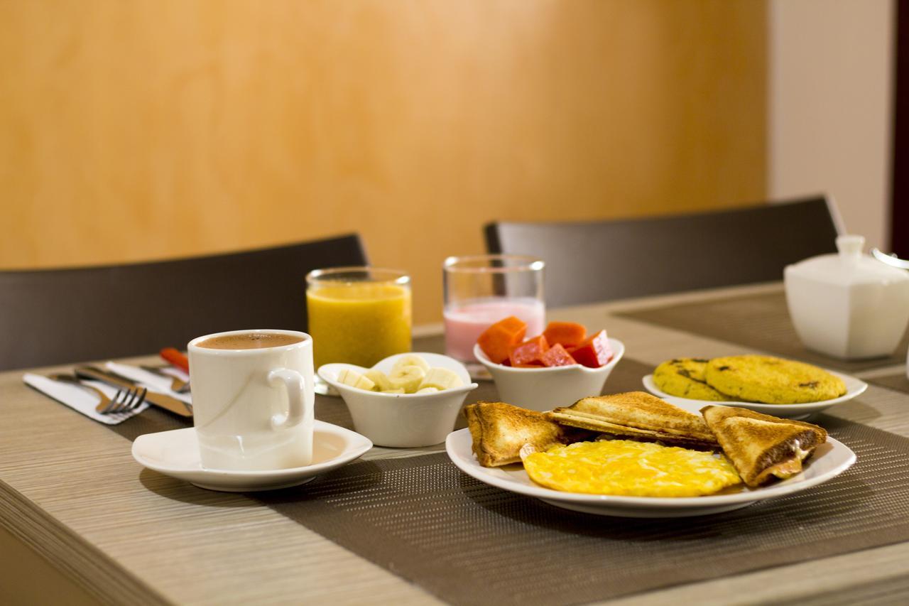 Hotel Premium House Floridablanca Bagian luar foto